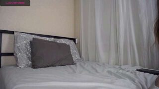 Mia_Split_Show naked stripping on cam for live sex video chat