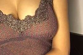 hottie-naughty naked stripping on cam for live sex video chat