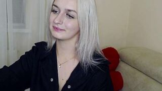 _HollyHolly_ naked stripping on cam for live sex video chat