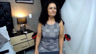 Mature_Natasha naked stripping on cam for live sex video chat
