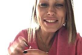 DiSweetyy naked stripping on cam for live sex video chat
