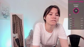 Tori_Moore naked stripping on cam for live sex video chat