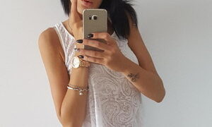 ali_skny naked before webcam in live video chat