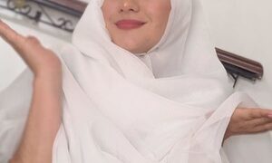Aliajeddah naked before webcam in live video chat