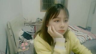 Aliceye naked stripping on cam for live sex video chat