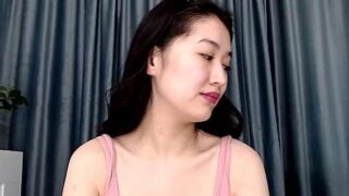 AmeliaYun naked stripping on cam for live sex video chat