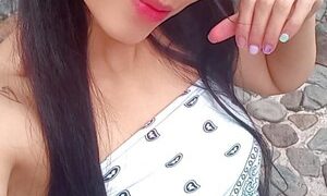 Avril_sanders naked before webcam in live video chat
