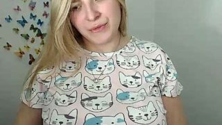 BeautyKisses naked stripping on cam for live sex video chat