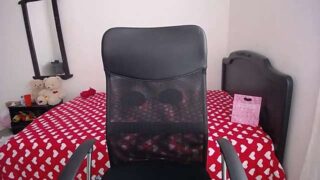 bella_venus naked stripping on cam for live sex video chat