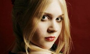 BethannaCool naked before webcam in live video chat