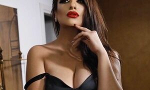 BustyGeoBaby naked before webcam in live video chat
