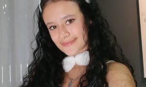 Cherryl_witch naked before webcam in live video chat