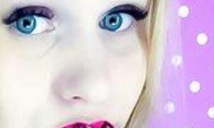 DaylinnS naked before webcam in live video chat