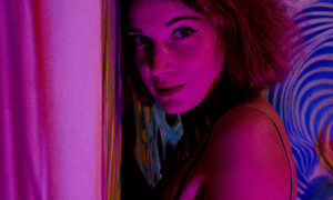 Diamanda_ naked before webcam in live video chat
