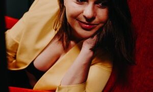 DreamNympho naked before webcam in live video chat