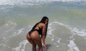 Duna_du naked before webcam in live video chat