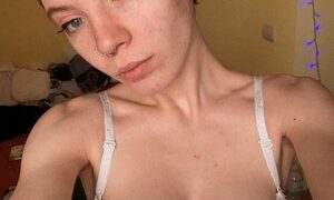 GreenGirl naked before webcam in live video chat