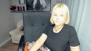 Helokityy naked stripping on cam for live sex video chat
