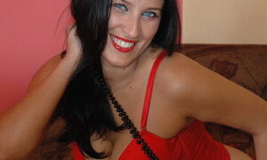 JhoannaSS naked before webcam in live video chat