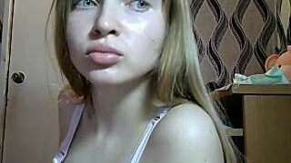 JuiliOnesunray naked stripping on cam for live sex video chat