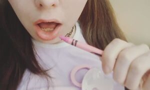 LilEmmy1999 naked before webcam in live video chat