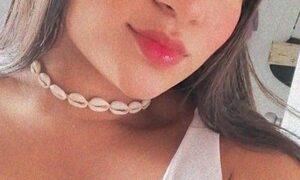 Lulu_xx_ naked before webcam in live video chat