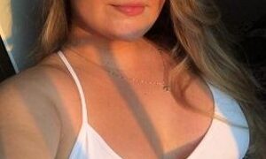 MaaaJooo naked before webcam in live video chat