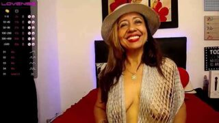 matureluna naked stripping on cam for live sex video chat