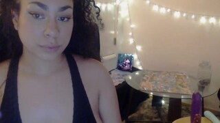 Maxie nude on webcam in her Live Sex Chat