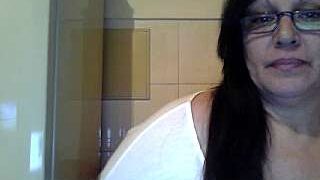 Melmamalhuda@xh naked stripping on cam for live sex video chat