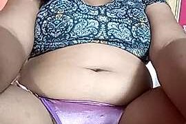 Minouchiy naked stripping on cam for live sex video chat