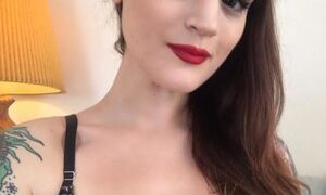 MissJanieee naked before webcam in live video chat
