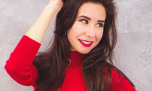 MissKittyKiss naked before webcam in live video chat