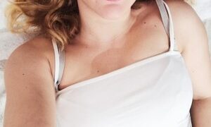 MonicMoon18 naked before webcam in live video chat