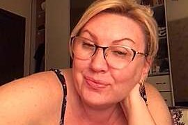 OliviaDancequeen naked stripping on cam for live sex video chat
