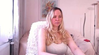 Sarah4you naked stripping on cam for live sex video chat