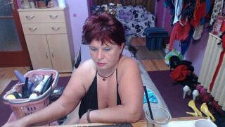 Scarlett6331 naked stripping on cam for live sex video chat