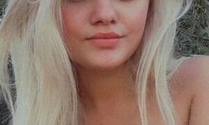 Smooth_Moon naked before webcam in live video chat