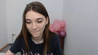 Sweety-Kate naked stripping on cam for live sex video chat