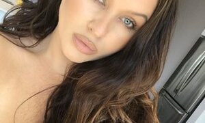 thewolfof_MFC naked before webcam in live video chat