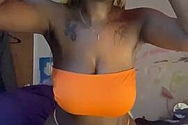 theyyluvvleila naked stripping on cam for live sex video chat