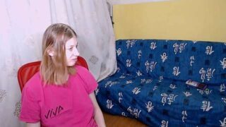 Top-End naked stripping on cam for live sex video chat