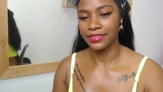 Tyra-Williams nude on webcam in her Live Sex Chat