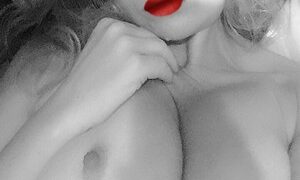Veronika4guys naked before webcam in live video chat
