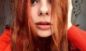 VeronikaLover naked before webcam in live video chat