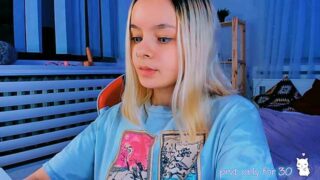 8a8ytip naked stripping on cam for live sex video chat