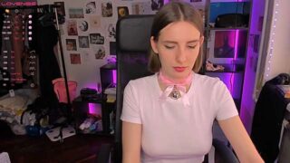 ElfyKissMe naked stripping on cam for live sex video chat
