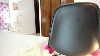 MirandaBanks naked stripping on cam for live sex video chat