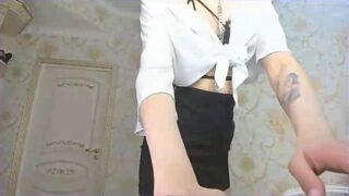 sua_si naked stripping on cam for live sex video chat