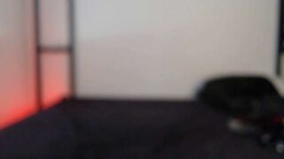 SweetSweetPeach naked stripping on cam for live sex video chat
